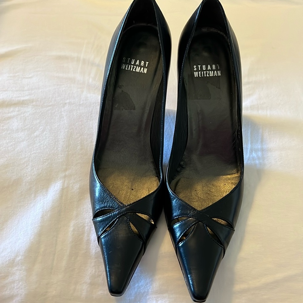 Beautiful Stuart Weitzman 3.5 inch pumps,7M